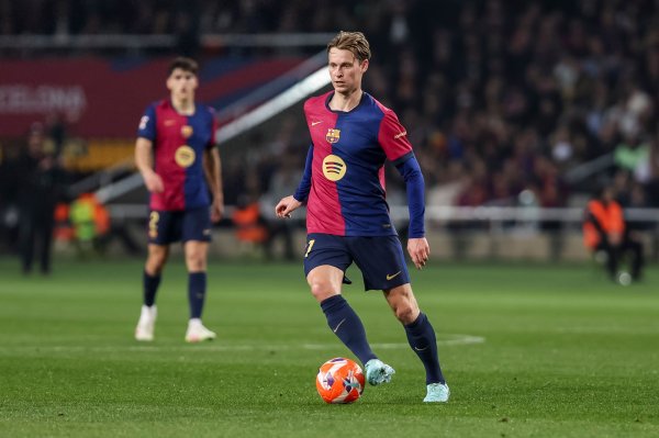 镕盛配资 马卡: 转会窗关闭后, 巴萨全力推进德容和埃里克-加西亚的续约